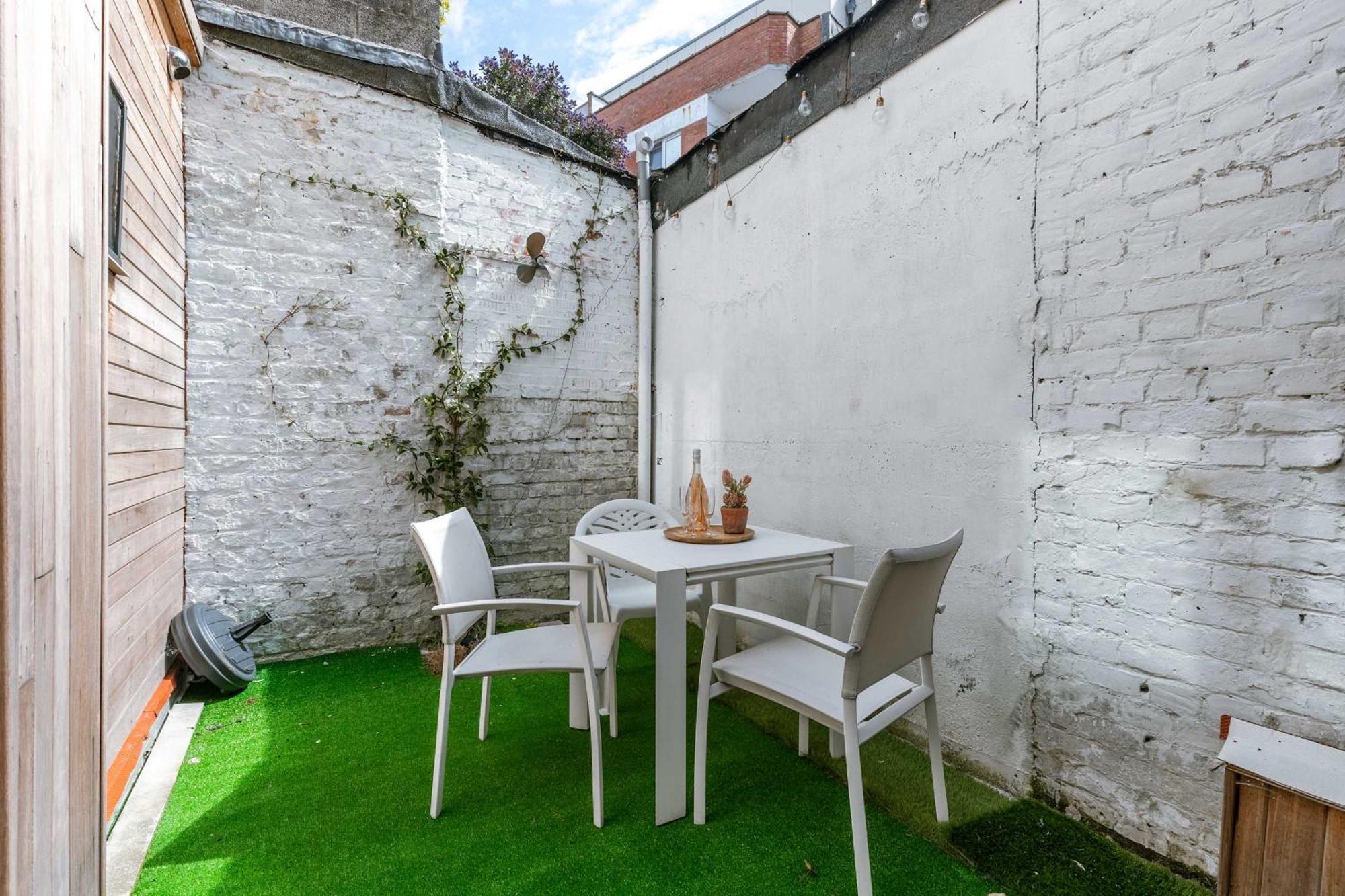 Huswell - Spacious With Terrace, Pets Are Welcome Apartment *